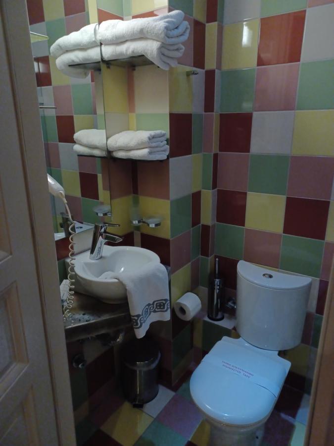 Room "Frog" In A Neoclasical House Kastoria Luaran gambar